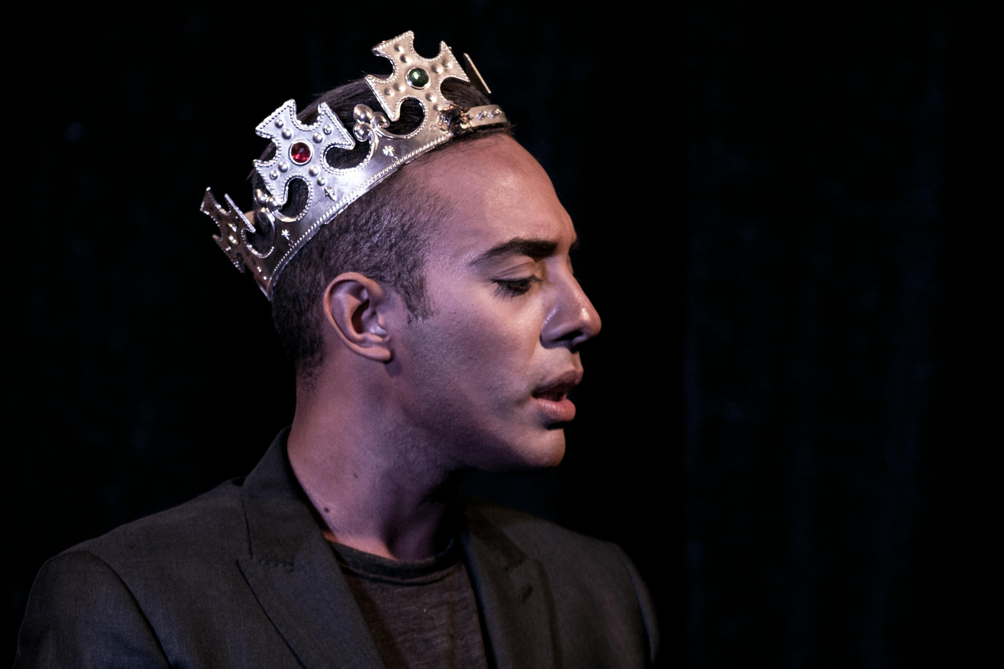 演员高尚，演艺之路上的品质闪耀