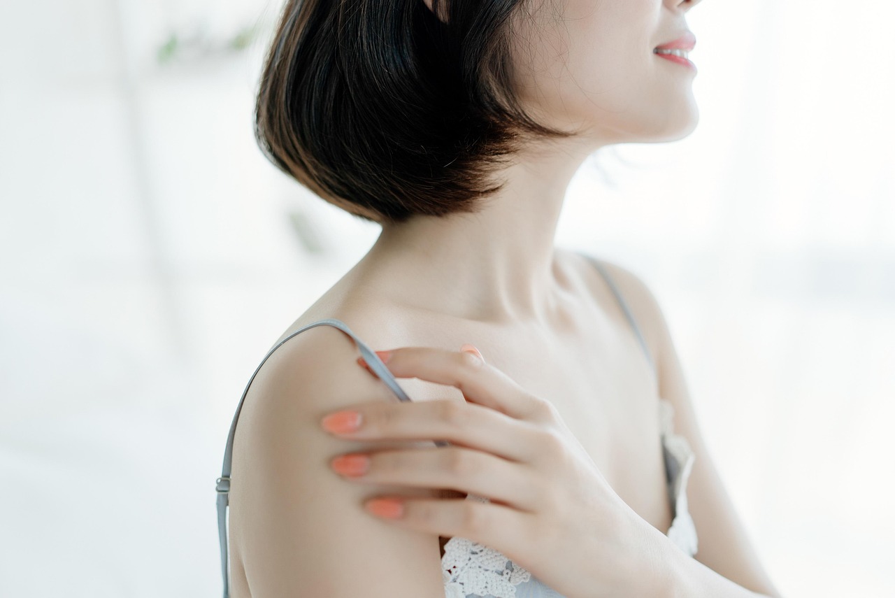 男明星会找圈外女友吗？揭秘娱乐圈内外的情感纠葛