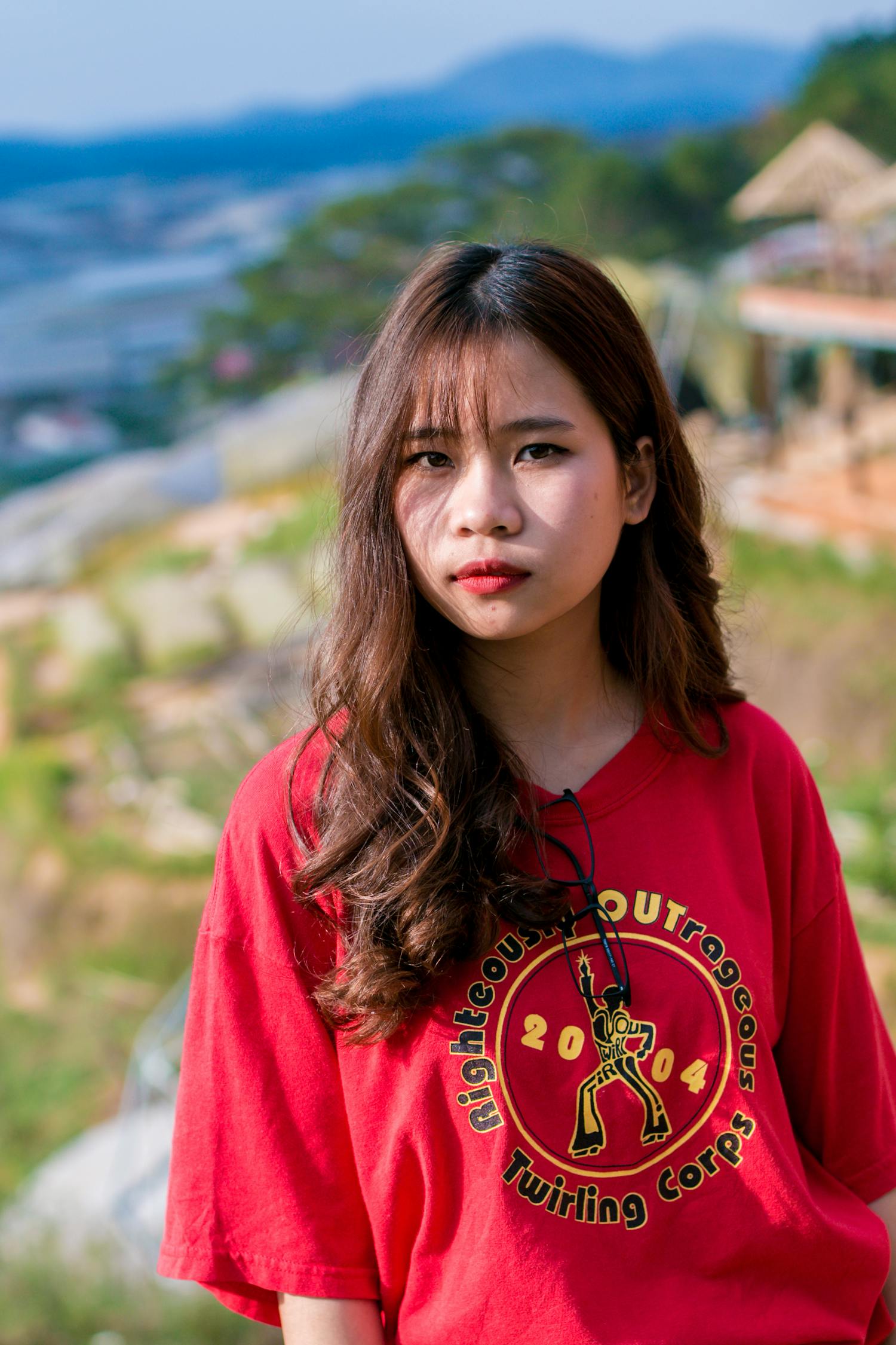 探寻背后辛酸与挑战，最新一期难过女人故事解析
