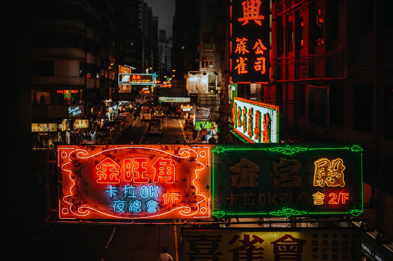 明星跨界经营的新风尚，火锅店热潮涌动