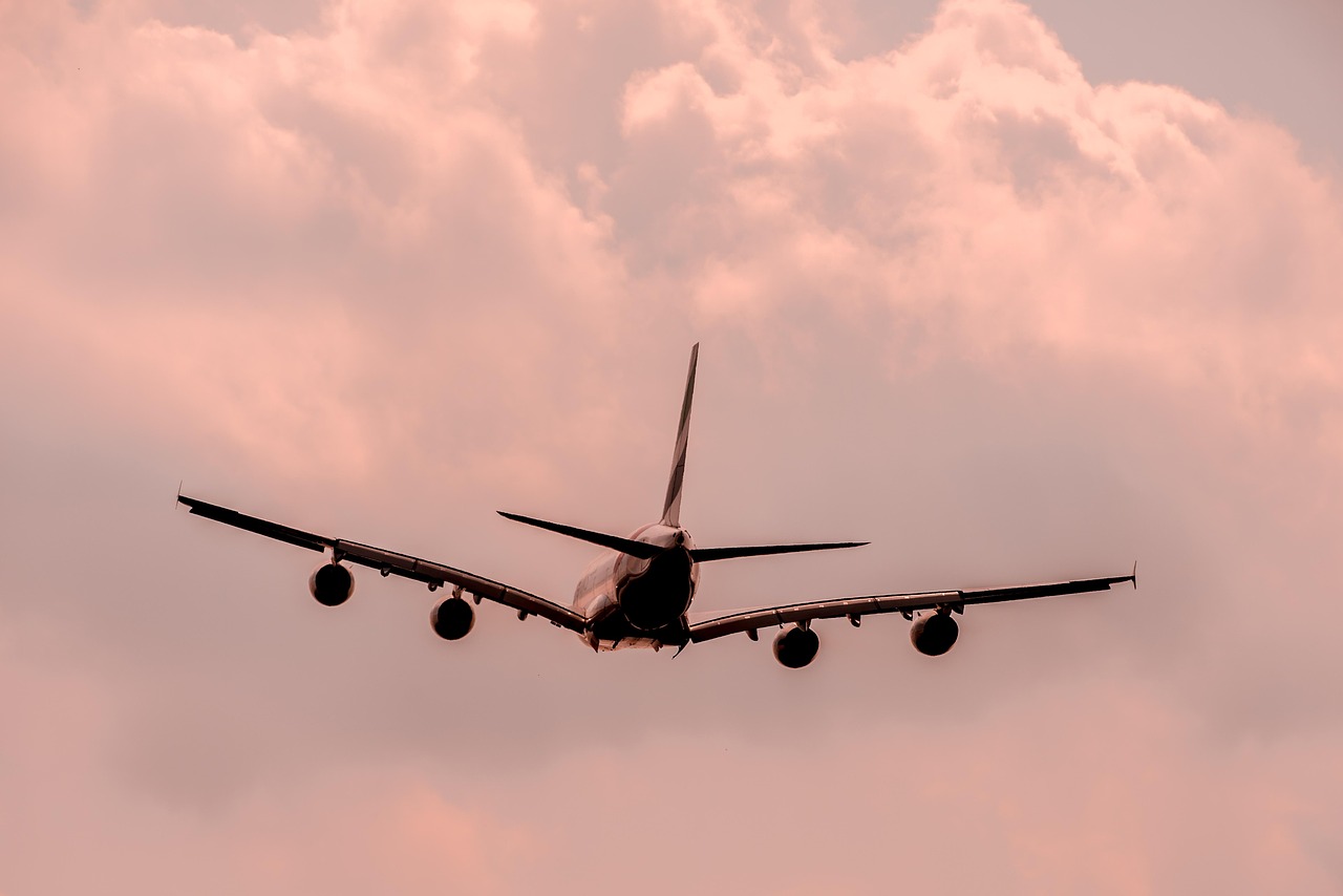 动漫飞机，虚拟世界与现实天空的梦幻之旅