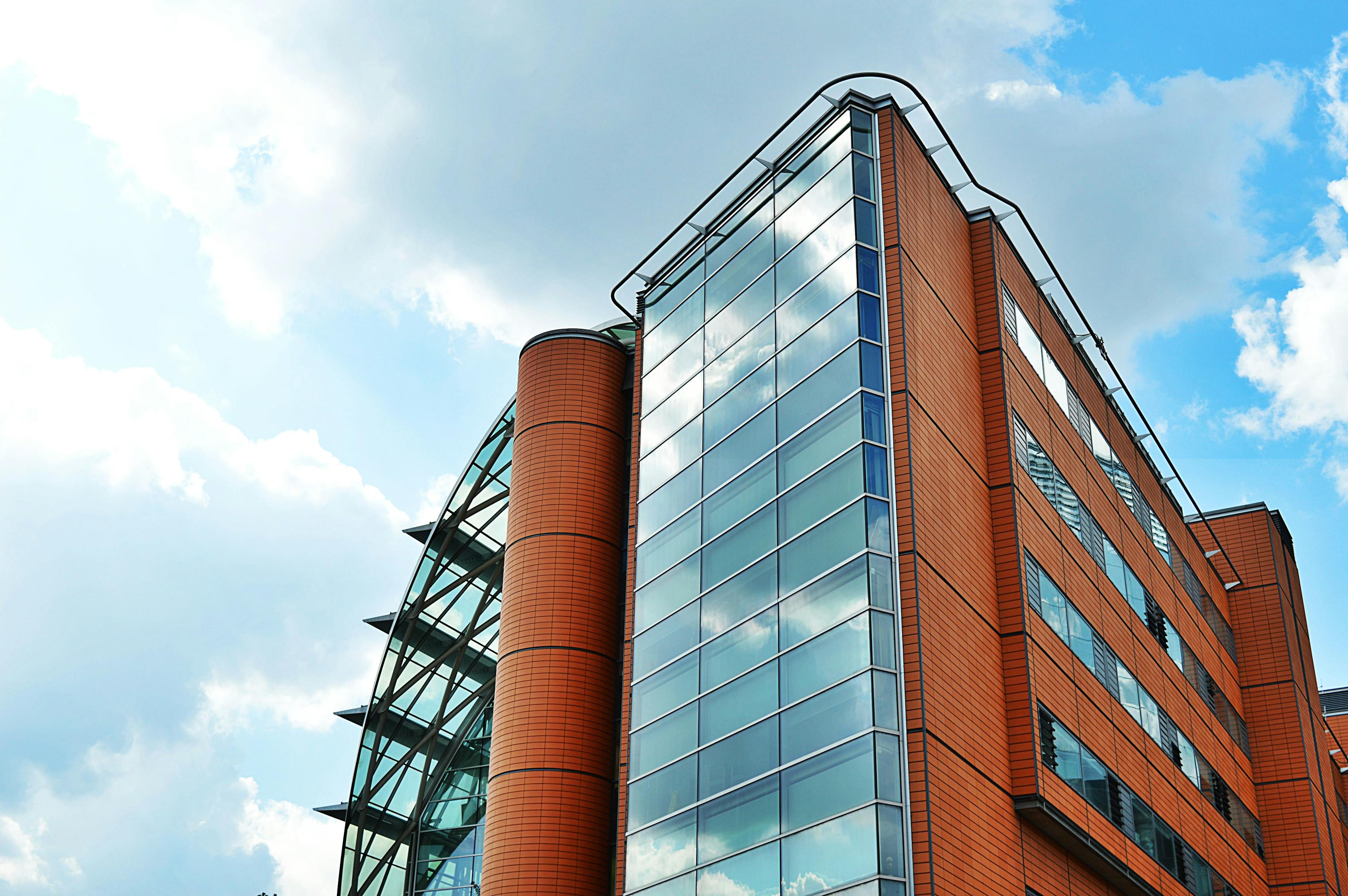 租房上市企业的崛起与面临的挑战