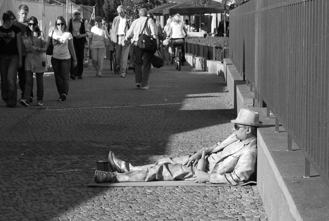 卢平演员,演艺之路璀璨闪耀,角色魅力独具一格