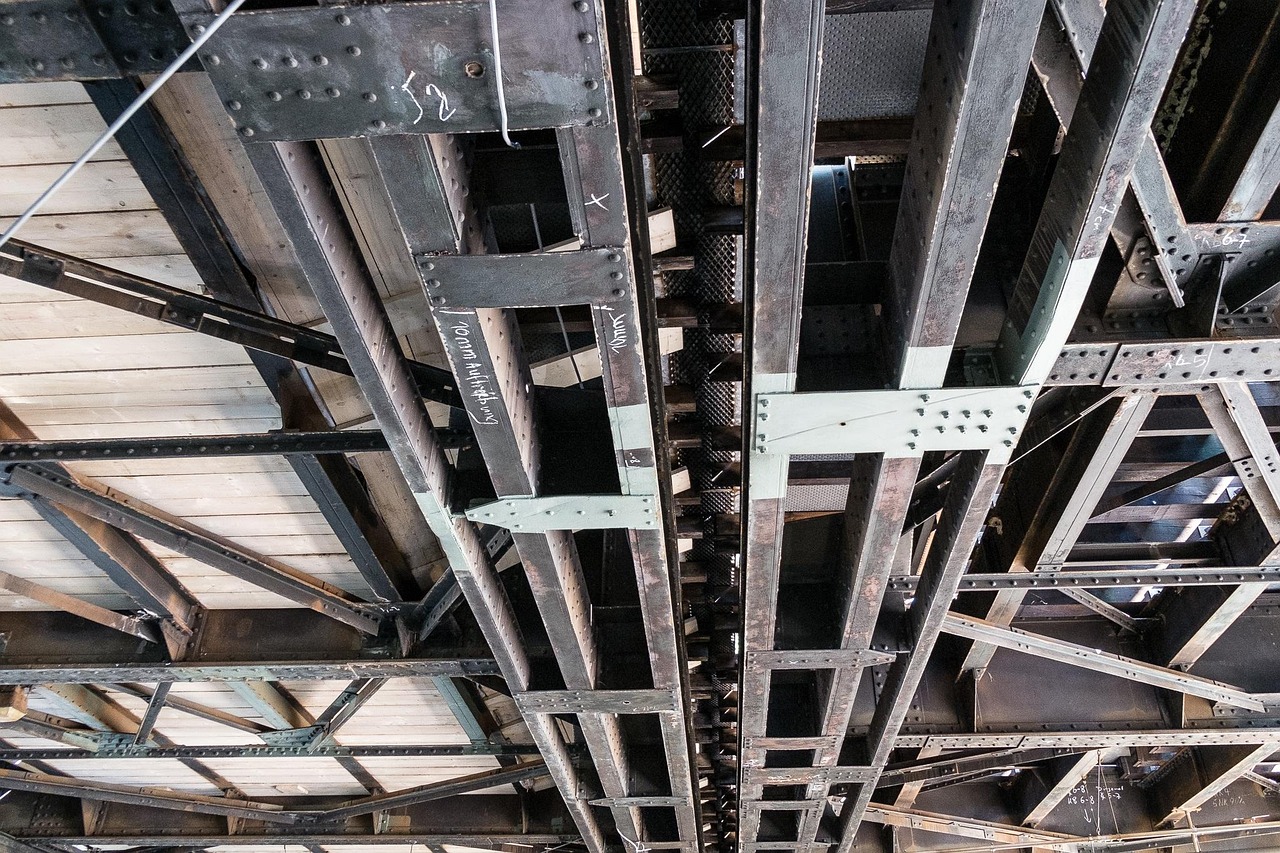 建筑铁价格行情深度分析，市场走势与价格预测