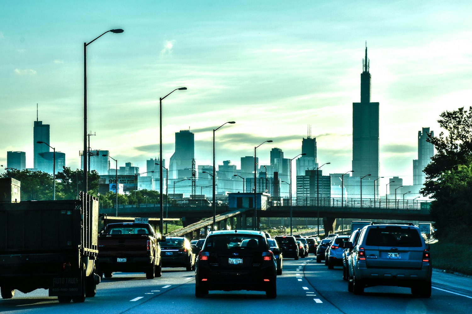 艾俊龙最新动态,多元领域探索与无限潜力展现