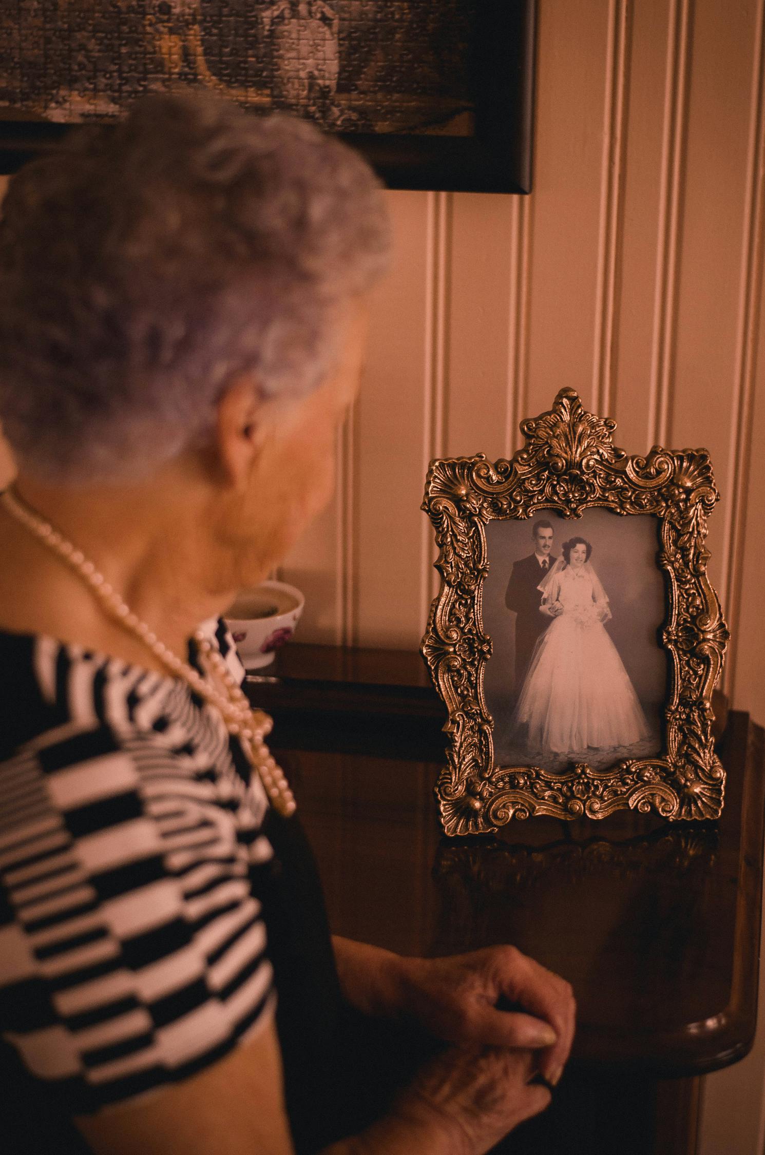 小情人演员表及角色深度解析