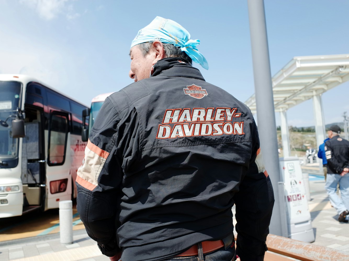 汕尾最新犯罪嫌疑人照片公布，法治之路上的正义之光