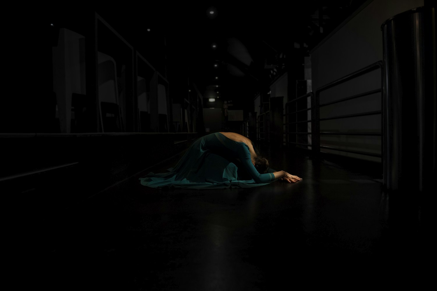 林正英与周比利，经典电影中的永恒之魂