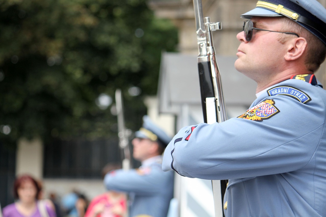 重塑安全与尊严，保安新款制服亮相