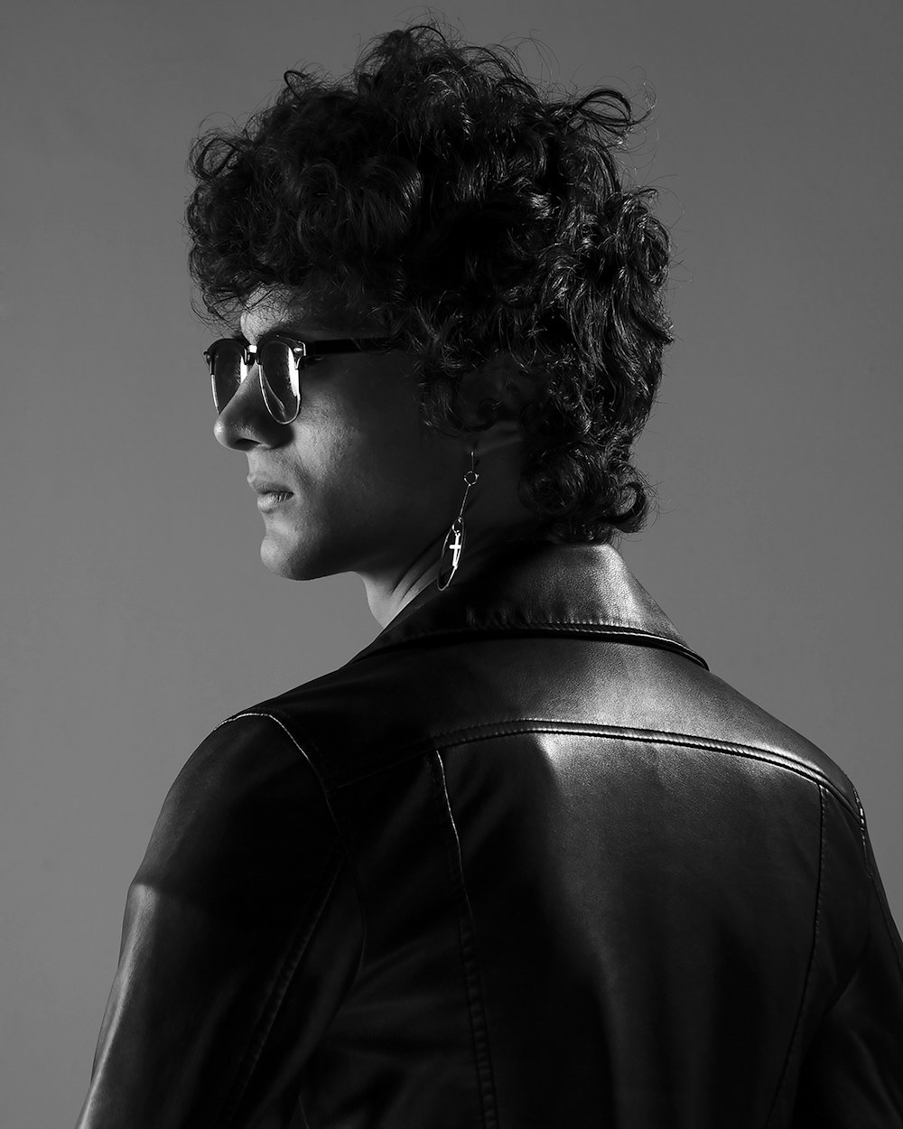 最新国外剃头教程视频,时尚造型指南