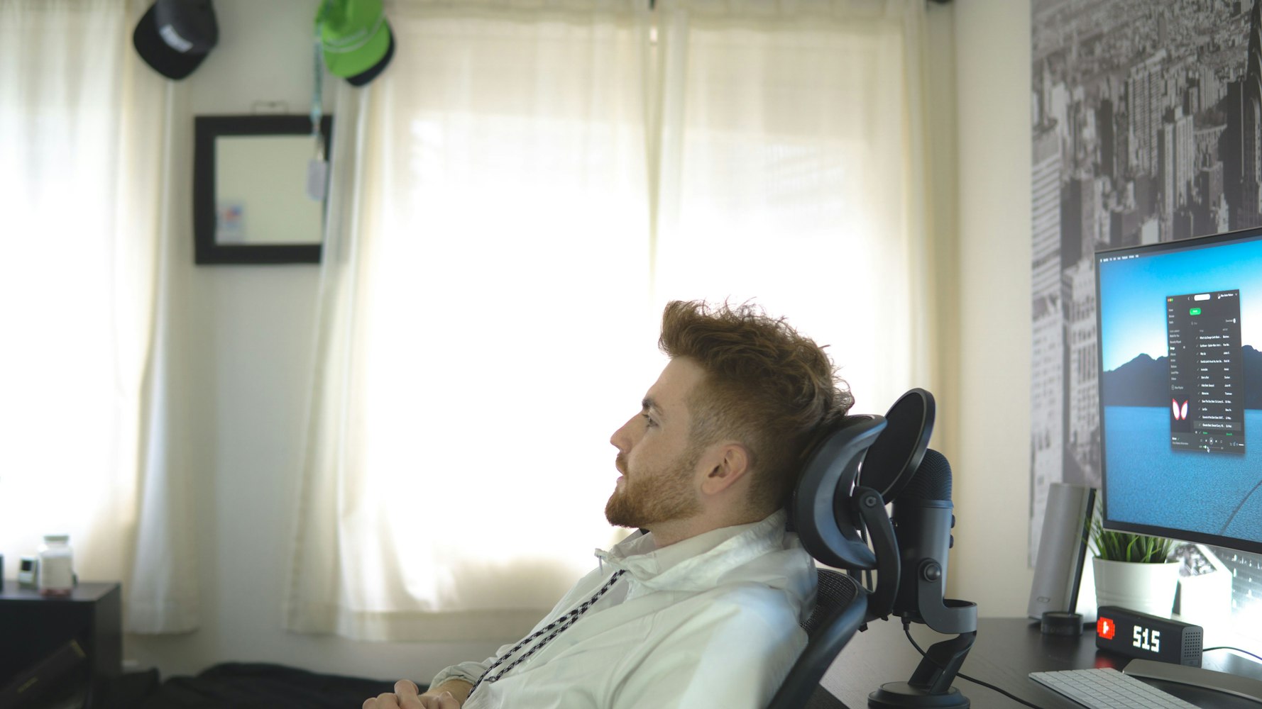 演员桌，幕后与幕前的交汇点