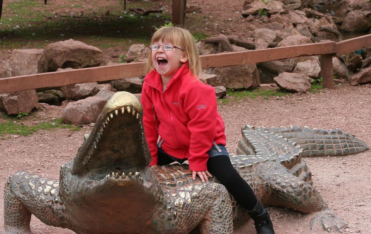 小鳄鱼洗澡乐趣版，寓教于乐的冒险之旅开启！