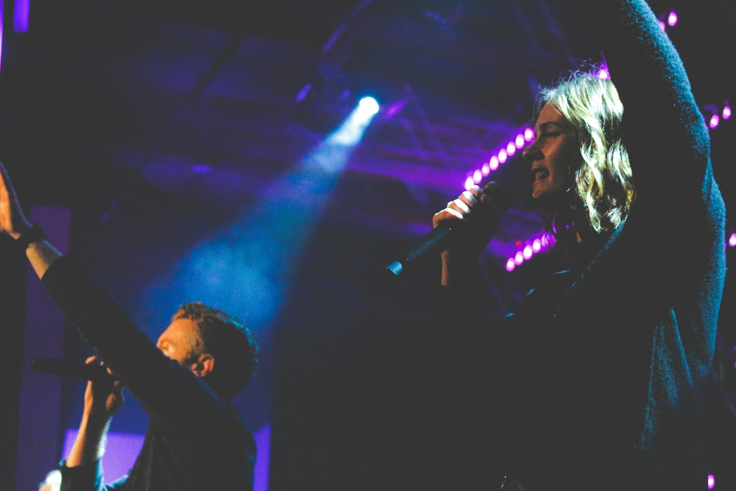 武汉最新夜生活信息平台解析,探索城市夜生活的热门指南