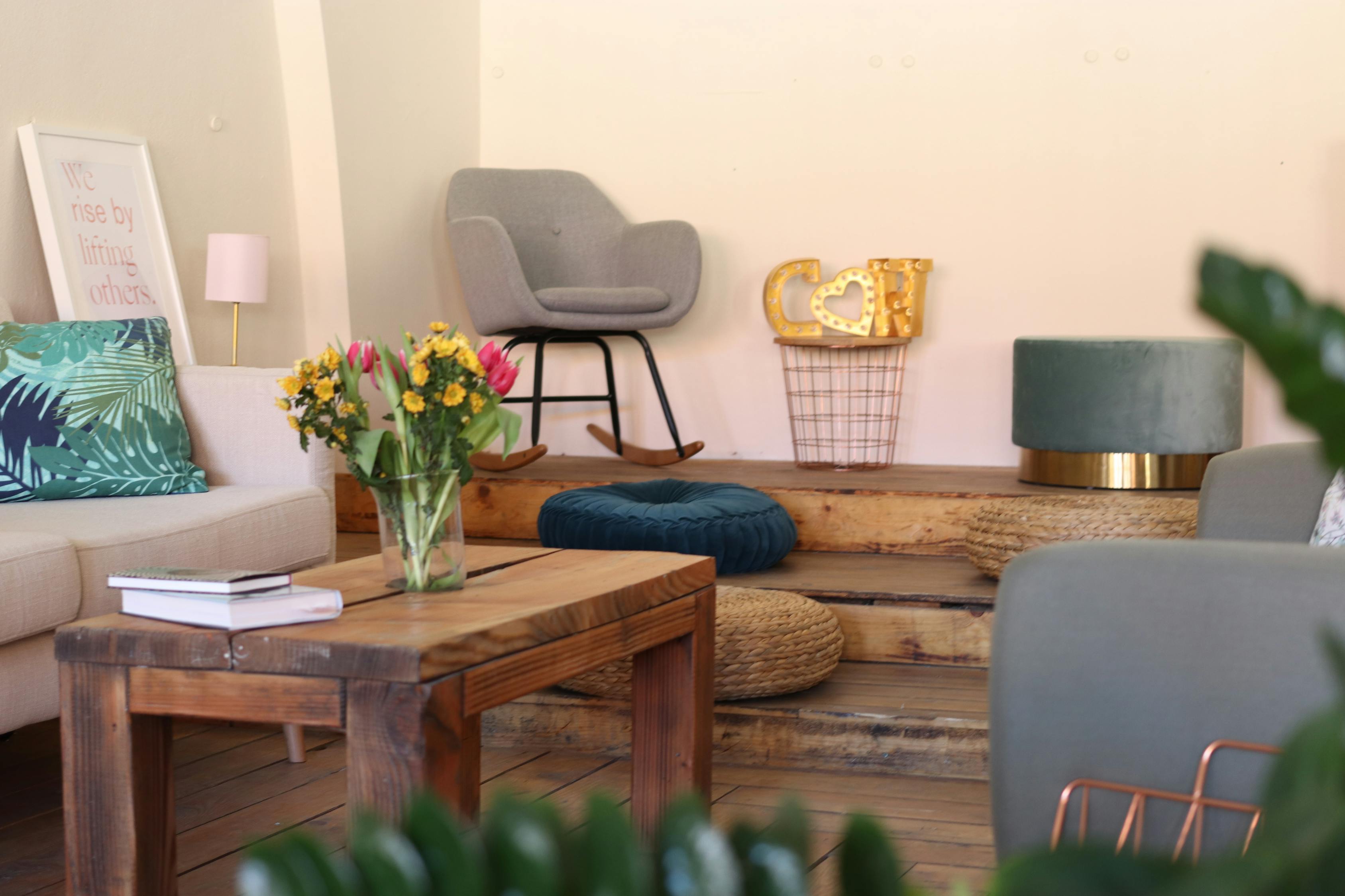 现代客厅灯具精选,打造优雅舒适生活空间