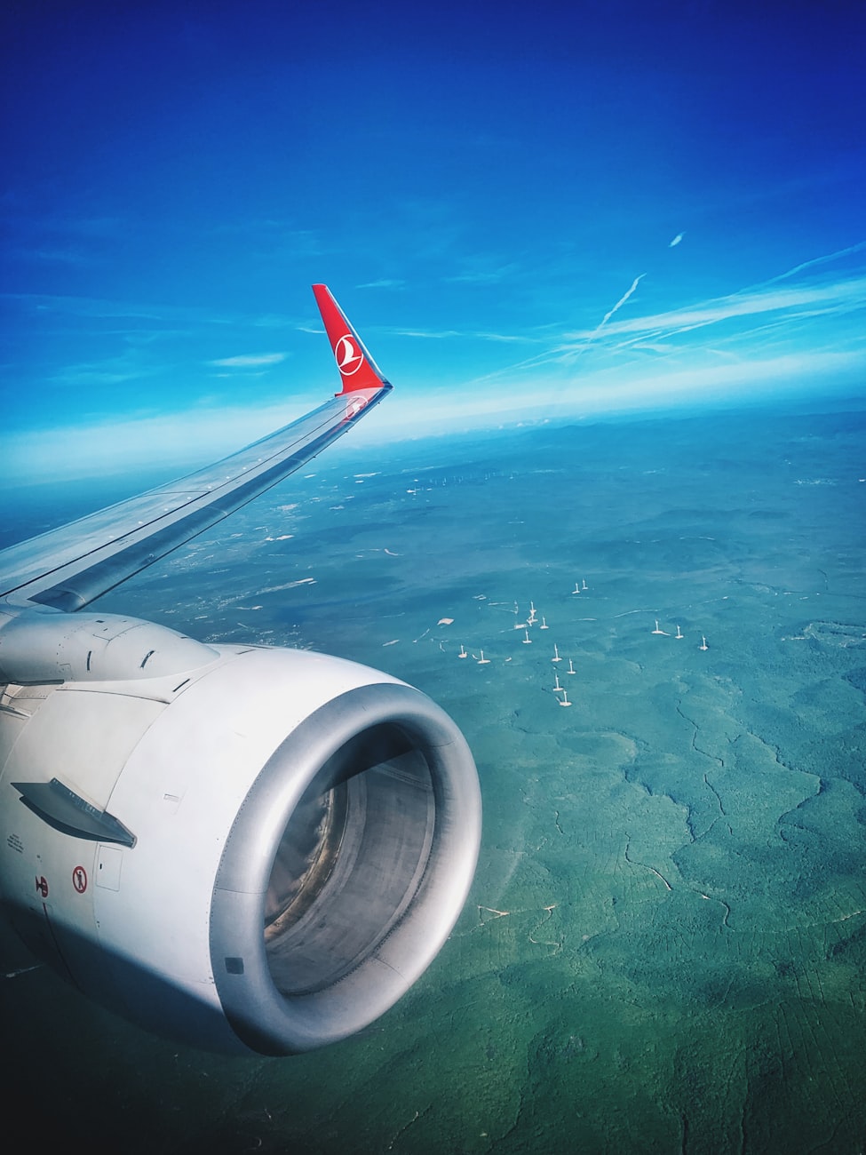 西安咸阳机场最新招聘动态与职业发展机会探讨,招聘信息及职业发展路径解析