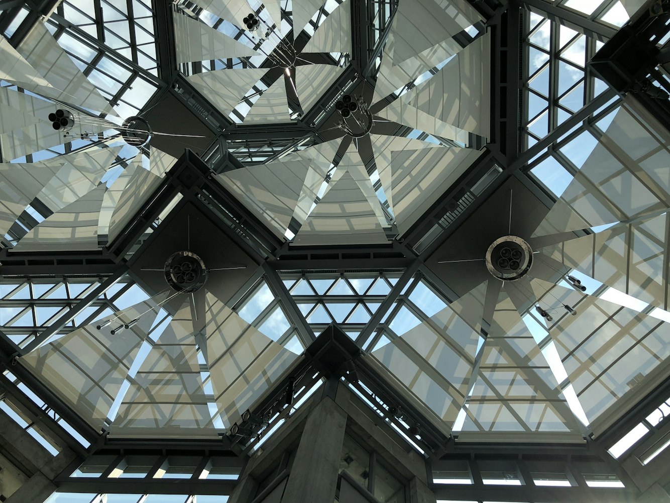 林冠画廊近期展览，艺术与生活完美交融的盛宴