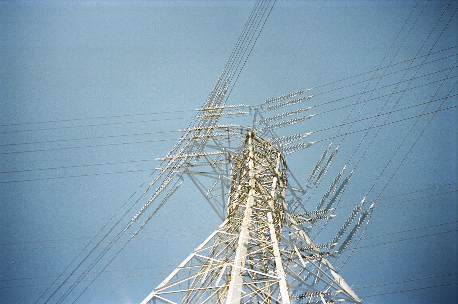 最新电力设施安全保护规定详解及要点概览