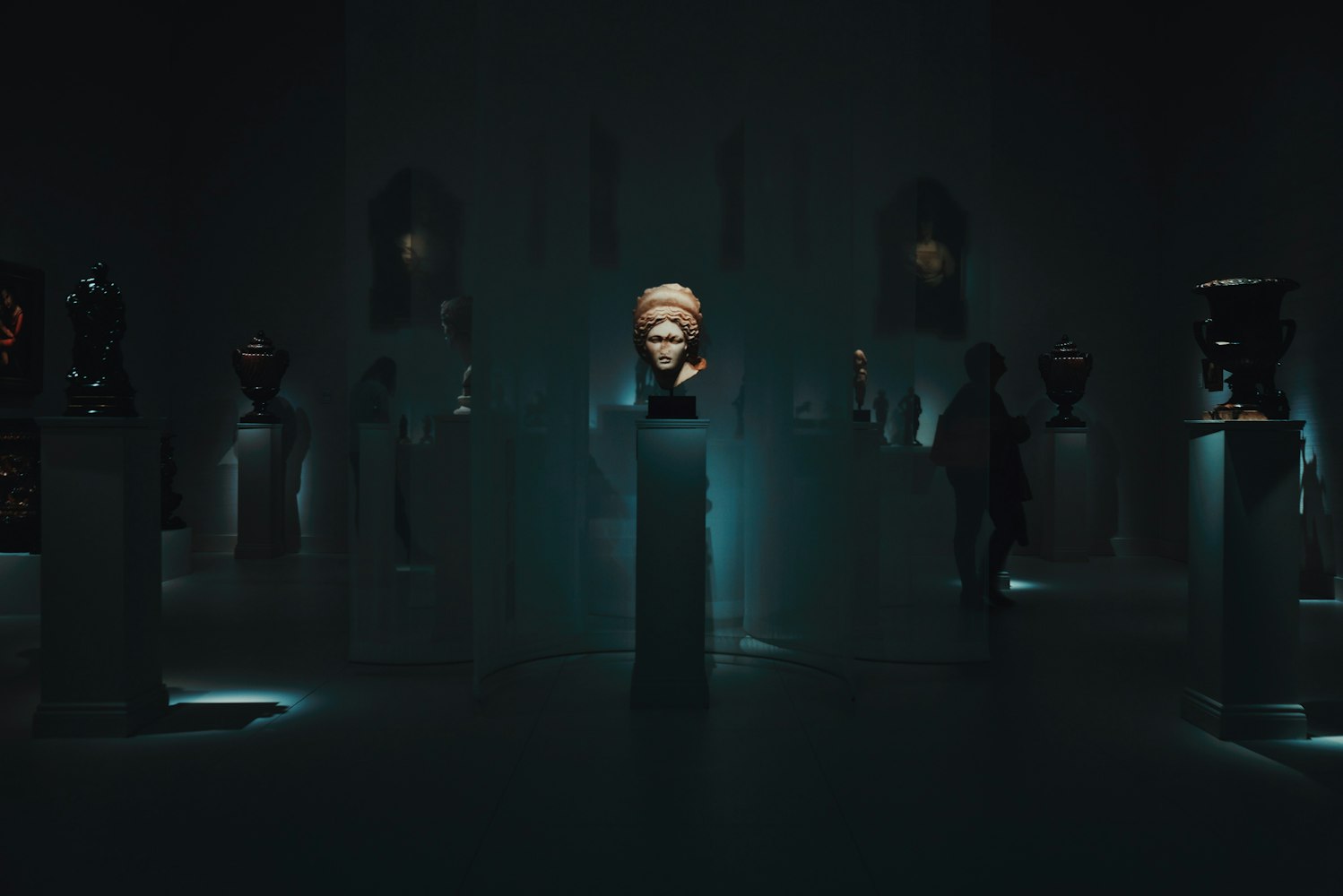 最新精选国产佳作，展现中国影视文化的独特魅力