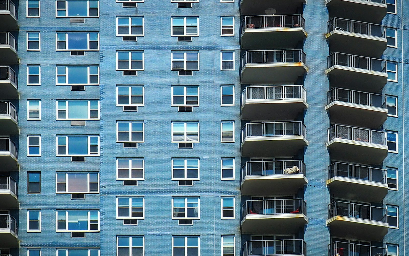 深圳住房改革重塑城市居住格局，最新政策引领未来里程碑