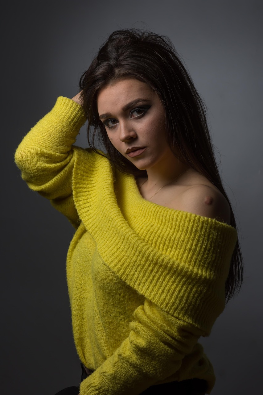 光影魅力，性感模特电影展映风采