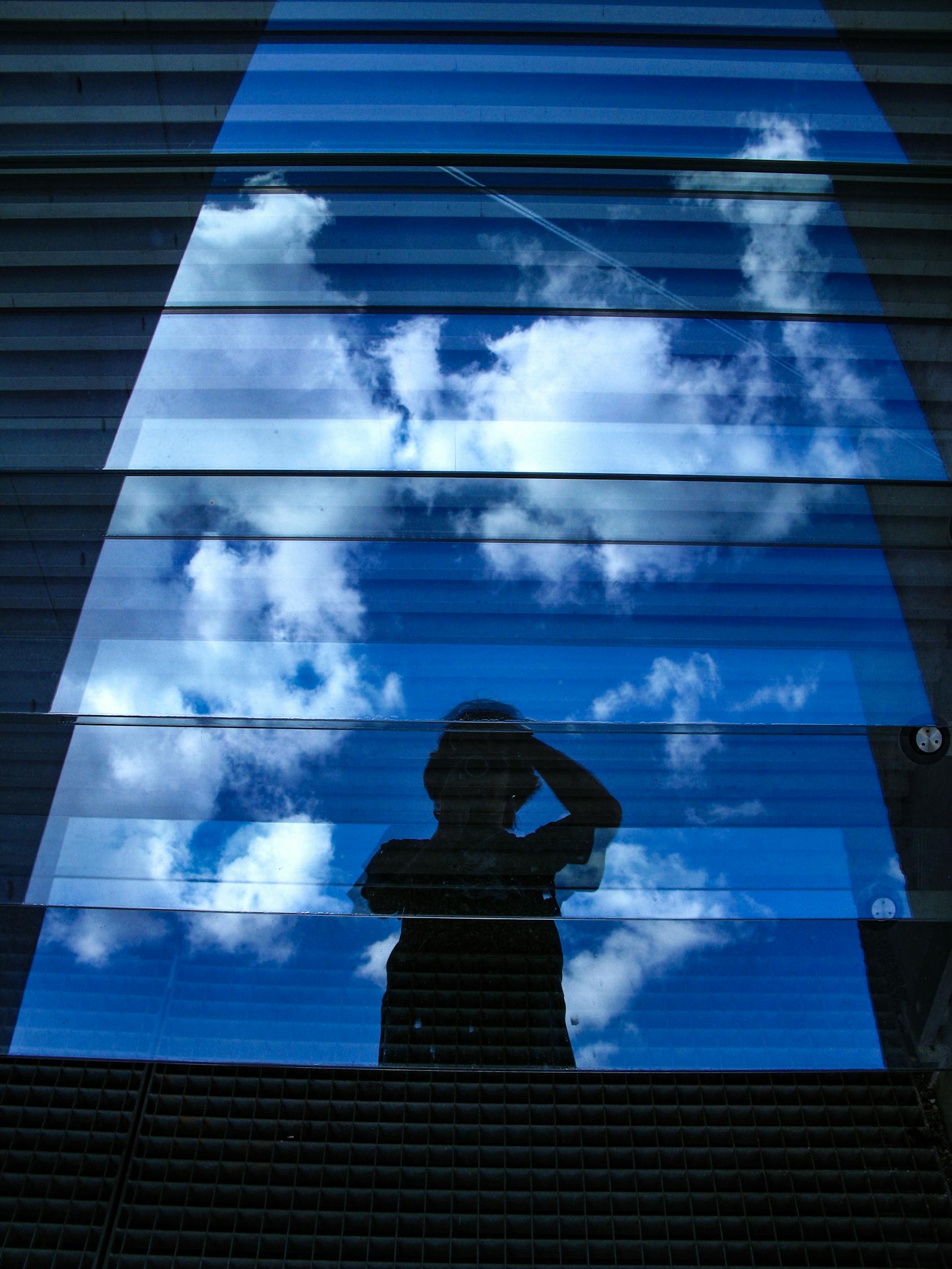 龙工新品发布引领行业创新，铸就未来辉煌新篇章