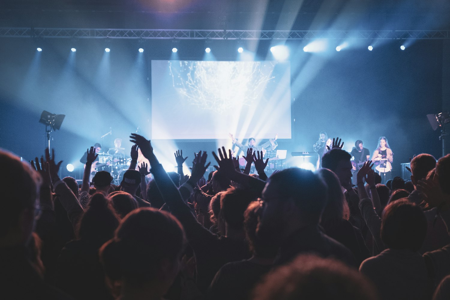 谢霆锋全新单曲席卷全球，音乐风潮再掀独特魅力！